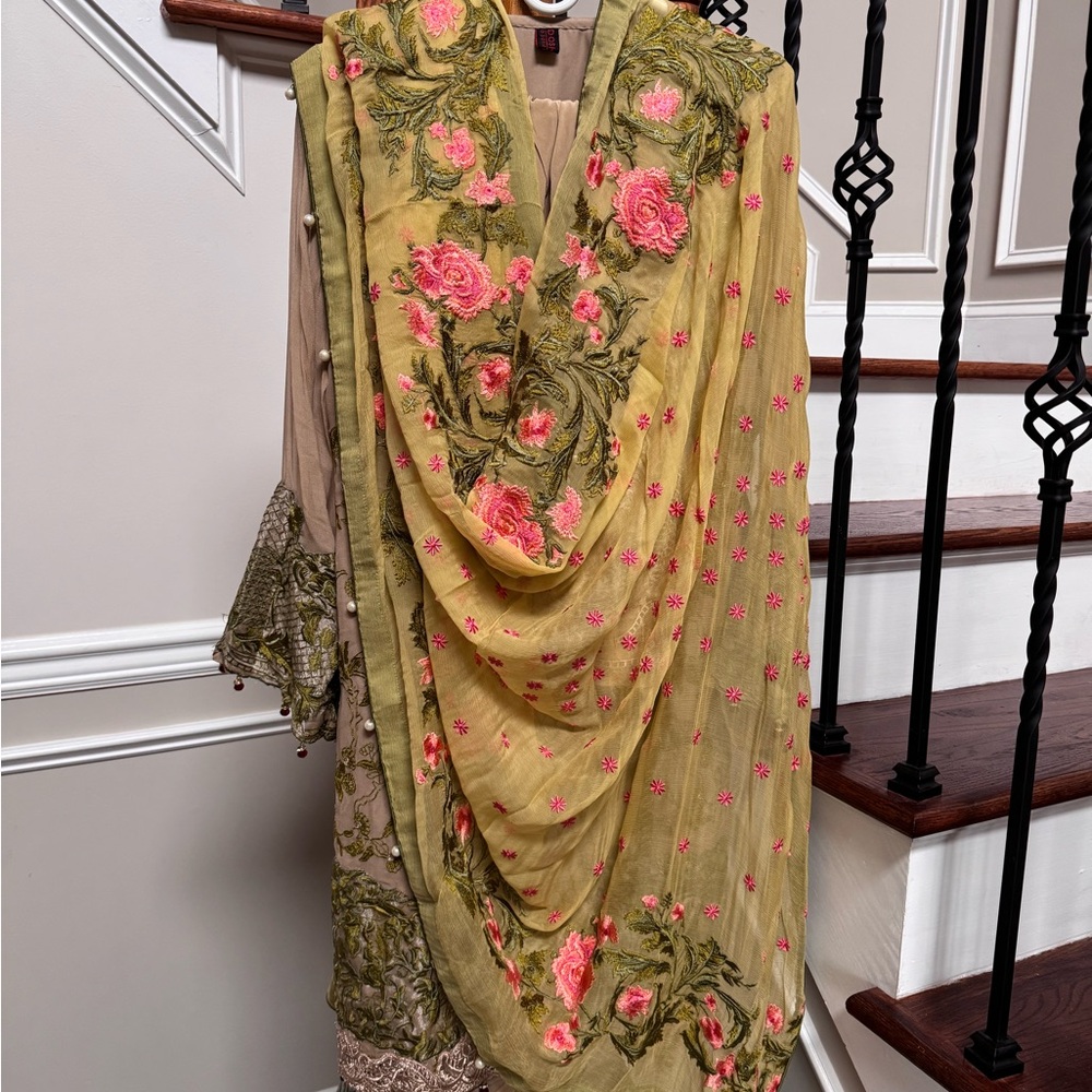 Embroidered Floral outfit shirt, doupata/scarf and pants three pieces outfit